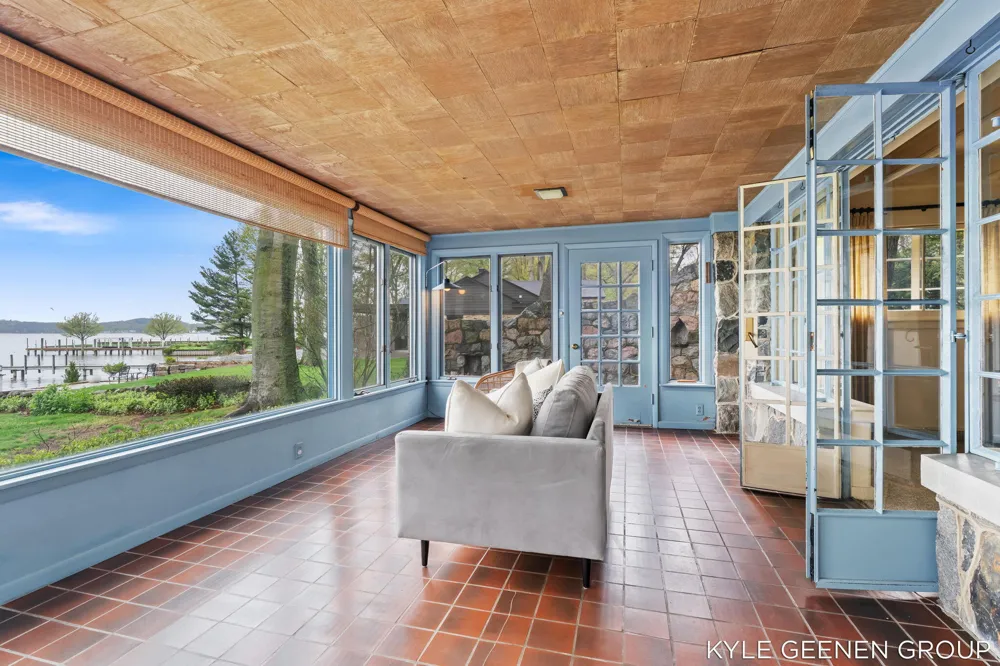 1418 Waukazoo Drive Park Township, MI 49424
