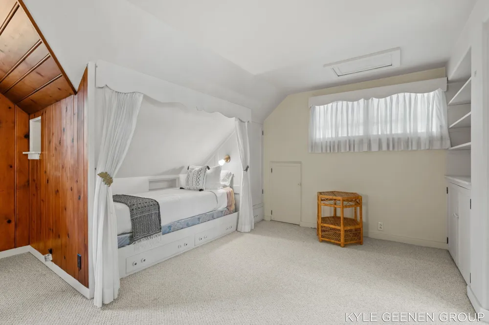 1418 Waukazoo Drive Park Township, MI 49424