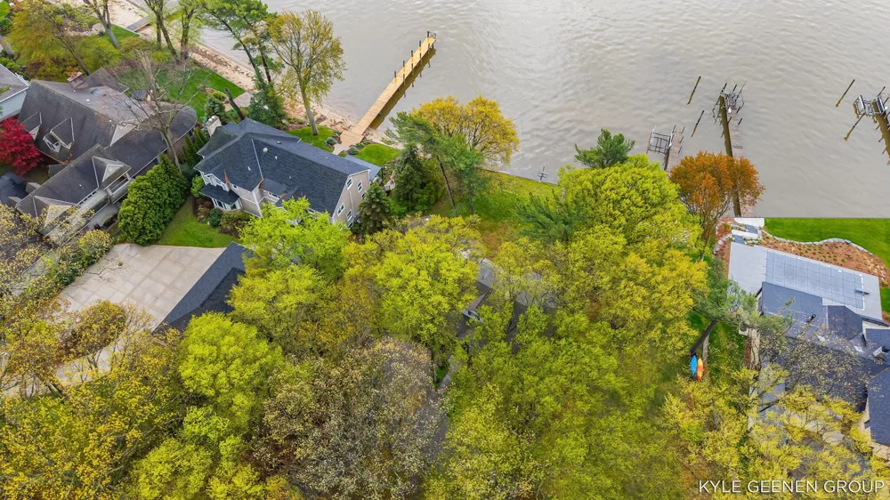 1418 Waukazoo Drive Park Township, MI 49424
