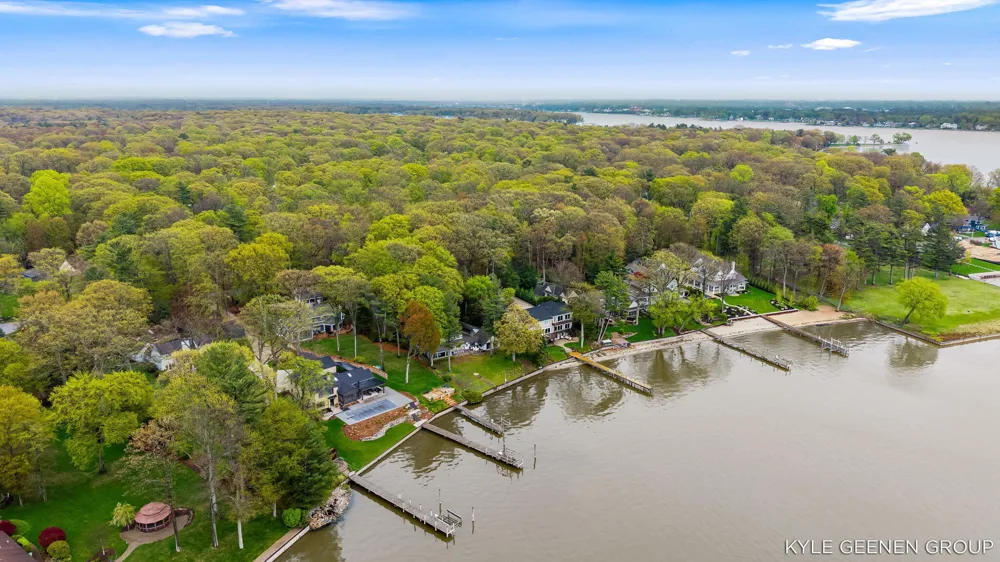 1418 Waukazoo Drive Park Township, MI 49424