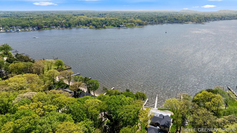 1418 Waukazoo Drive Park Township, MI 49424