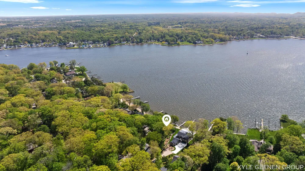 1418 Waukazoo Drive Park Township, MI 49424
