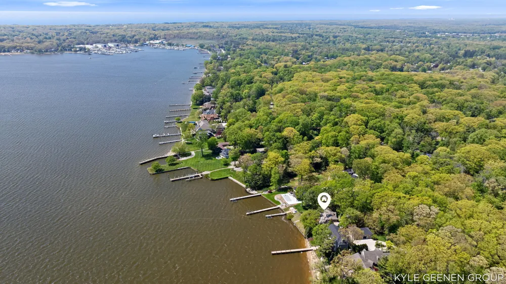 1418 Waukazoo Drive Park Township, MI 49424