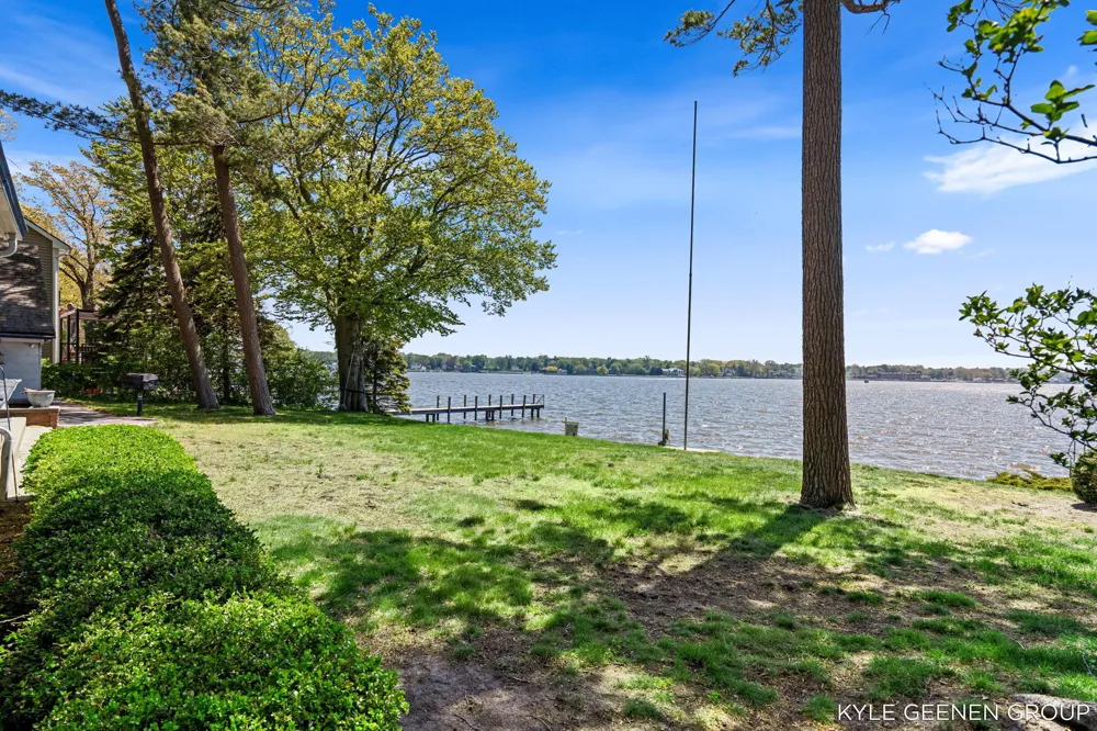 1418 Waukazoo Drive Park Township, MI 49424