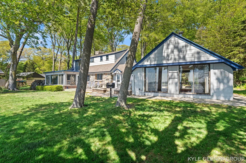 1418 Waukazoo Drive Park Township, MI 49424