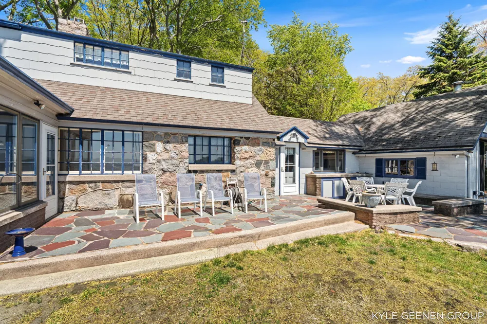 1418 Waukazoo Drive Park Township, MI 49424