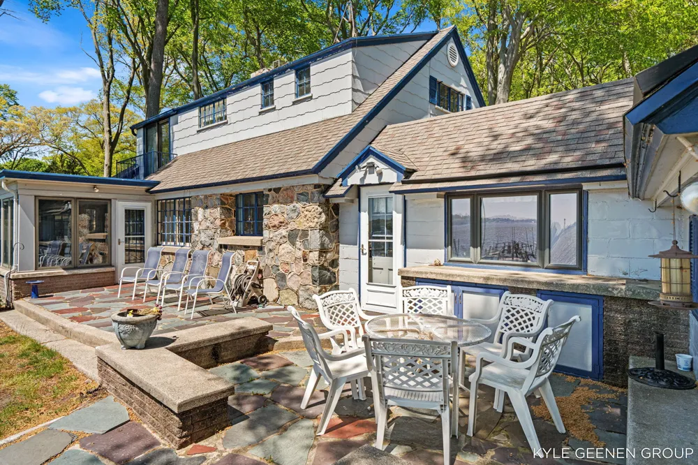 1418 Waukazoo Drive Park Township, MI 49424