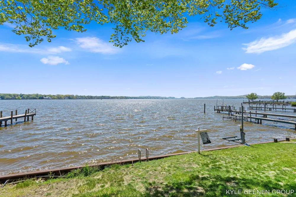 1418 Waukazoo Drive Park Township, MI 49424