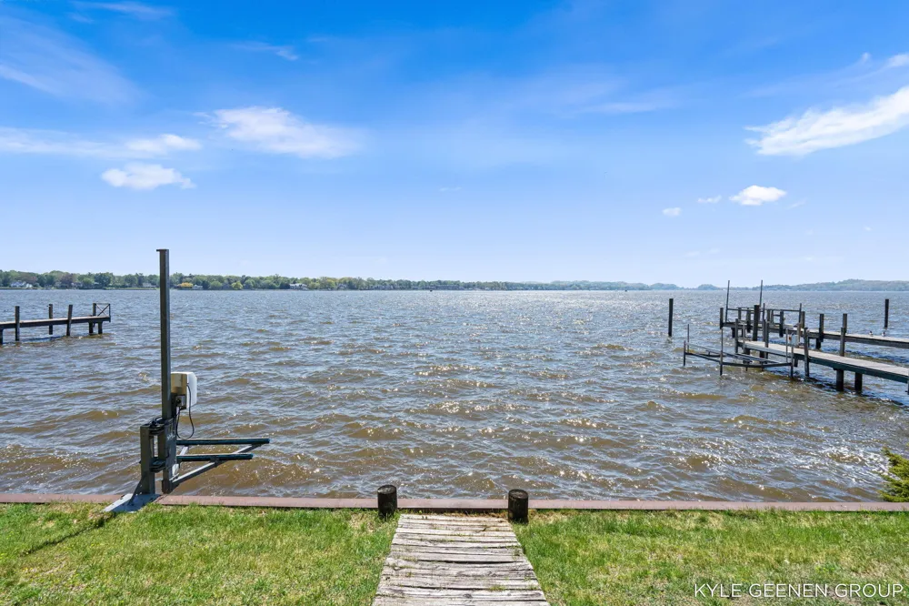 1418 Waukazoo Drive Park Township, MI 49424