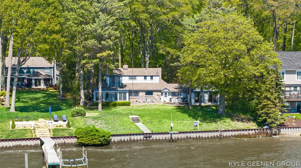 1418 Waukazoo Drive Park Township, MI 49424