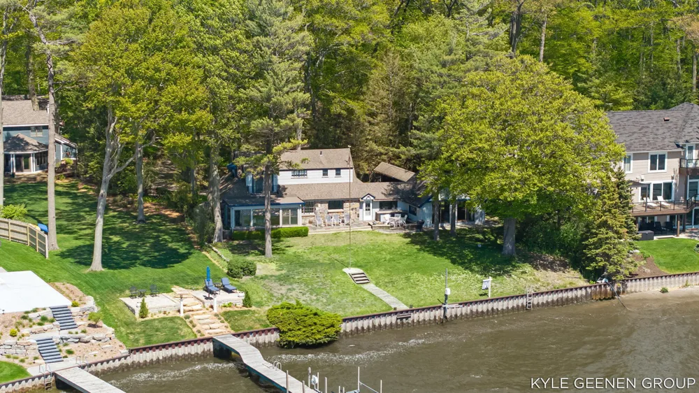 1418 Waukazoo Drive Park Township, MI 49424