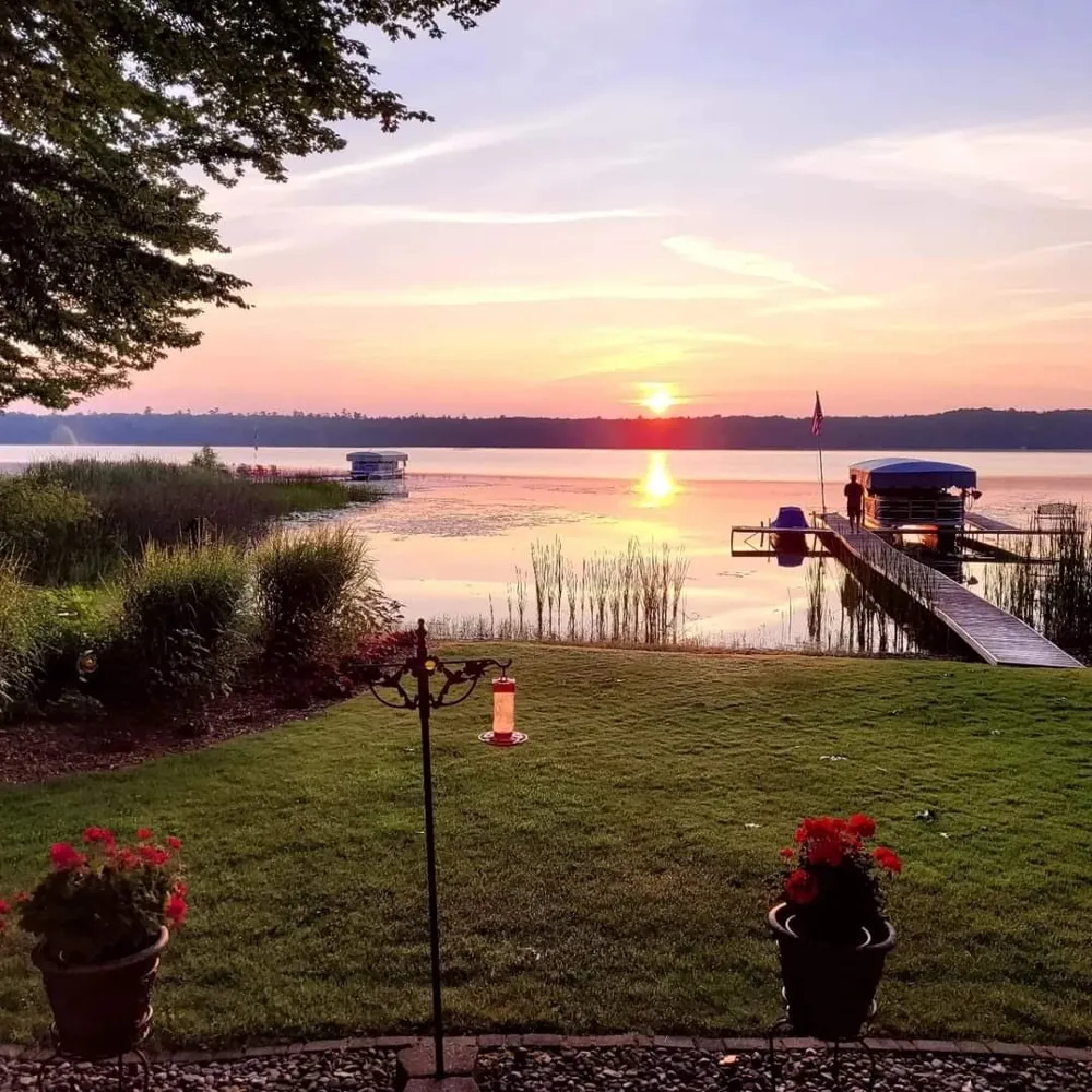 4923 Lakeview Drive Green Lake Township, MI 49643
