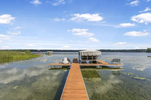 4923 Lakeview Drive