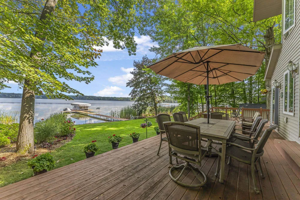4923 Lakeview Drive Green Lake Township, MI 49643