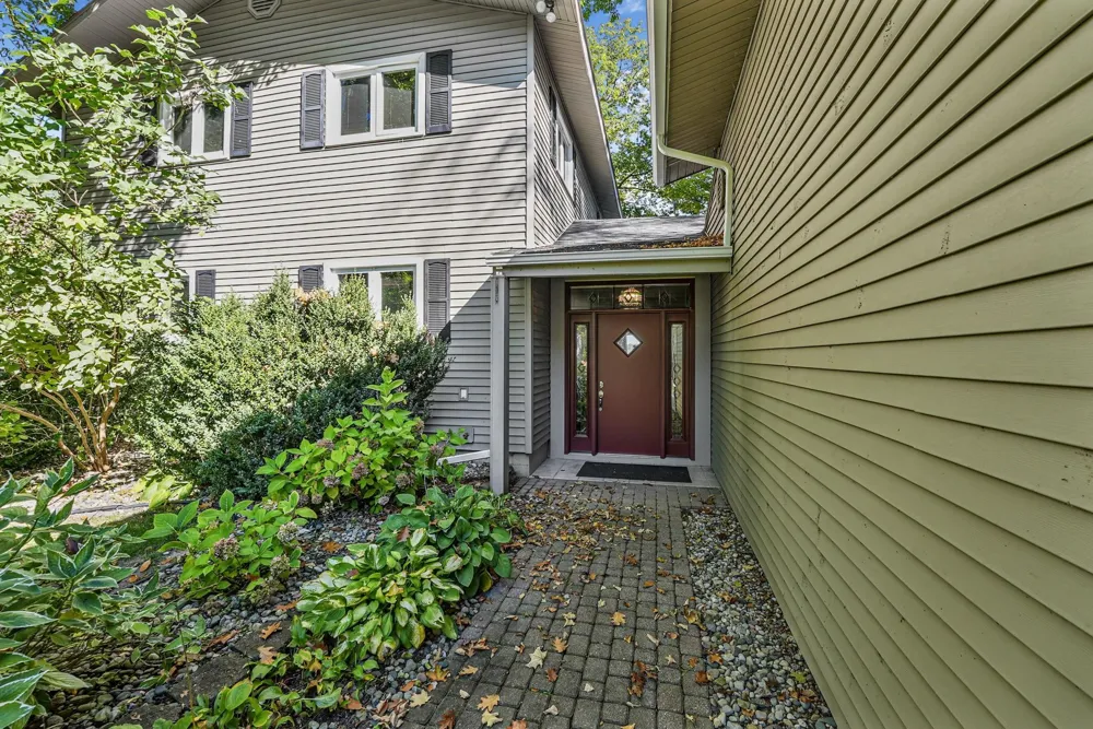 4923 Lakeview Drive Green Lake Township, MI 49643