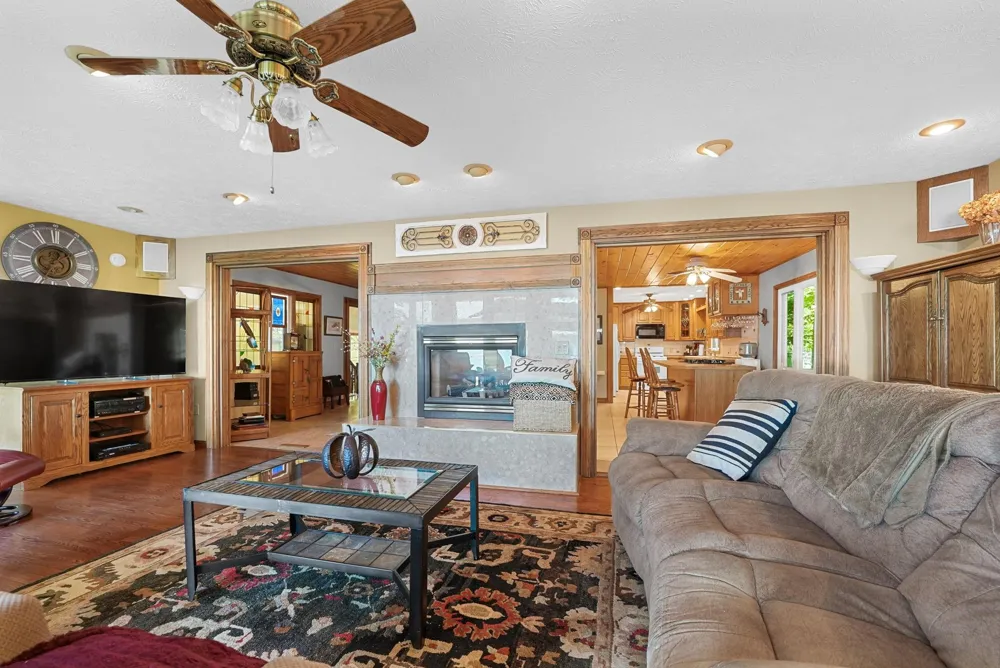 4923 Lakeview Drive Green Lake Township, MI 49643