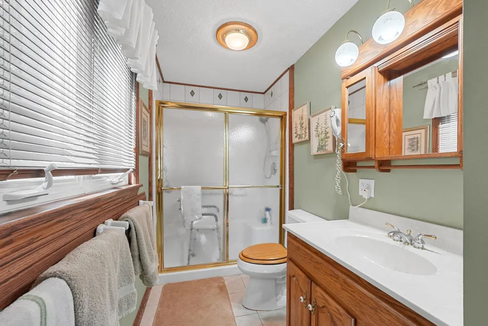 4923 Lakeview Drive Green Lake Township, MI 49643