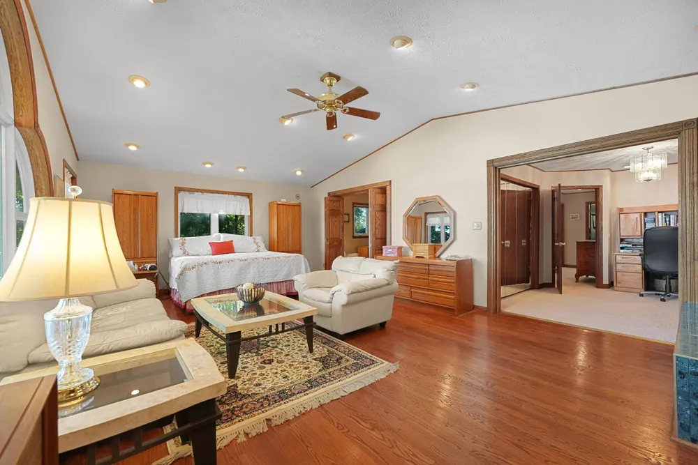 4923 Lakeview Drive Green Lake Township, MI 49643