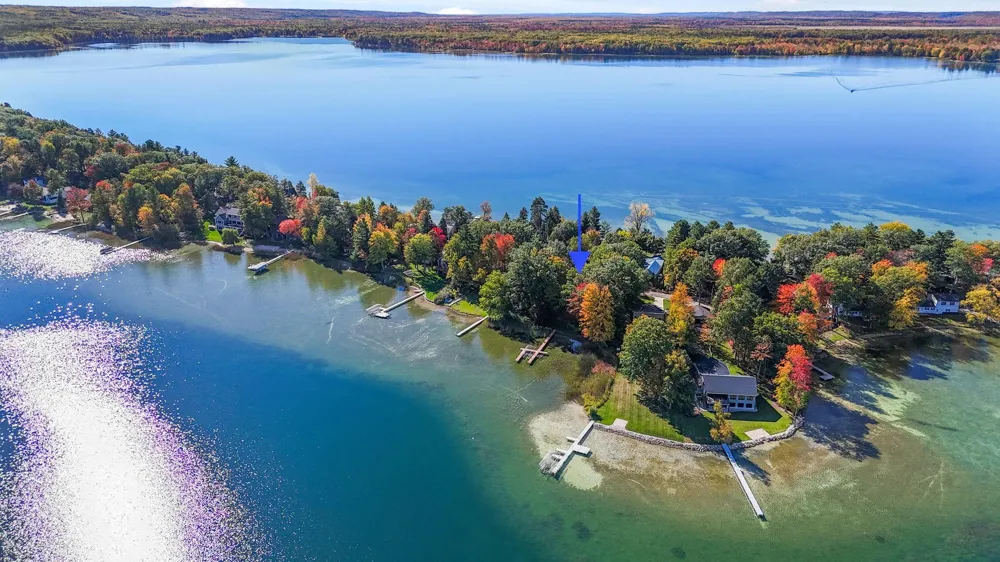 4923 Lakeview Drive Green Lake Township, MI 49643