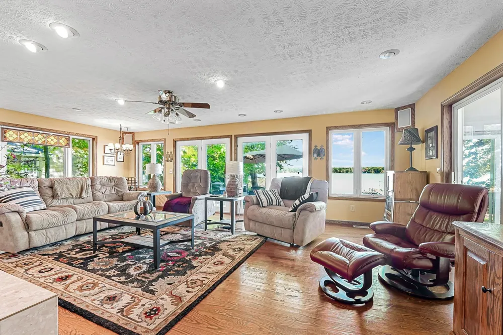 4923 Lakeview Drive Green Lake Township, MI 49643