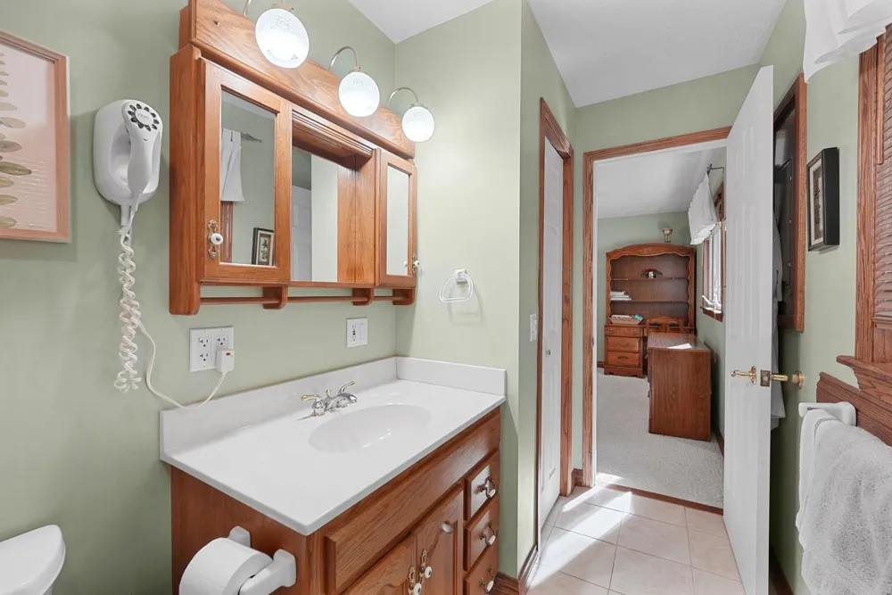 4923 Lakeview Drive Green Lake Township, MI 49643