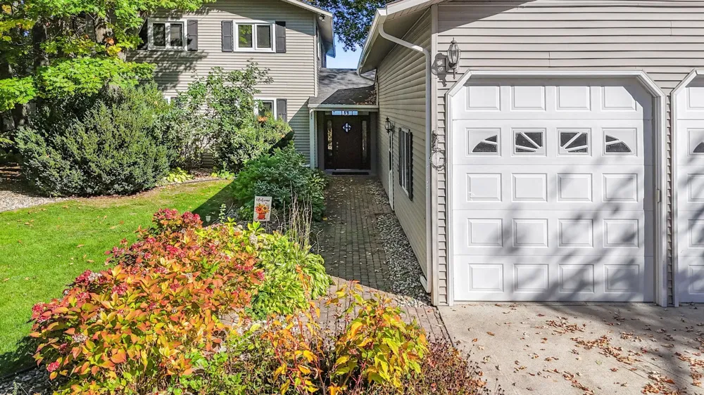4923 Lakeview Drive Green Lake Township, MI 49643