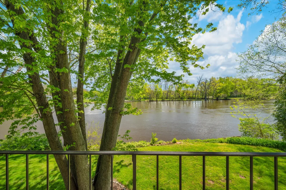 2135 Derfla Drive Royalton Township, MI 49085