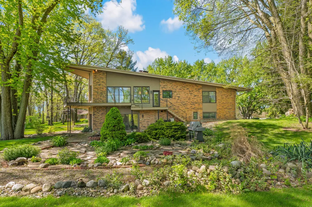 2135 Derfla Drive Royalton Township, MI 49085