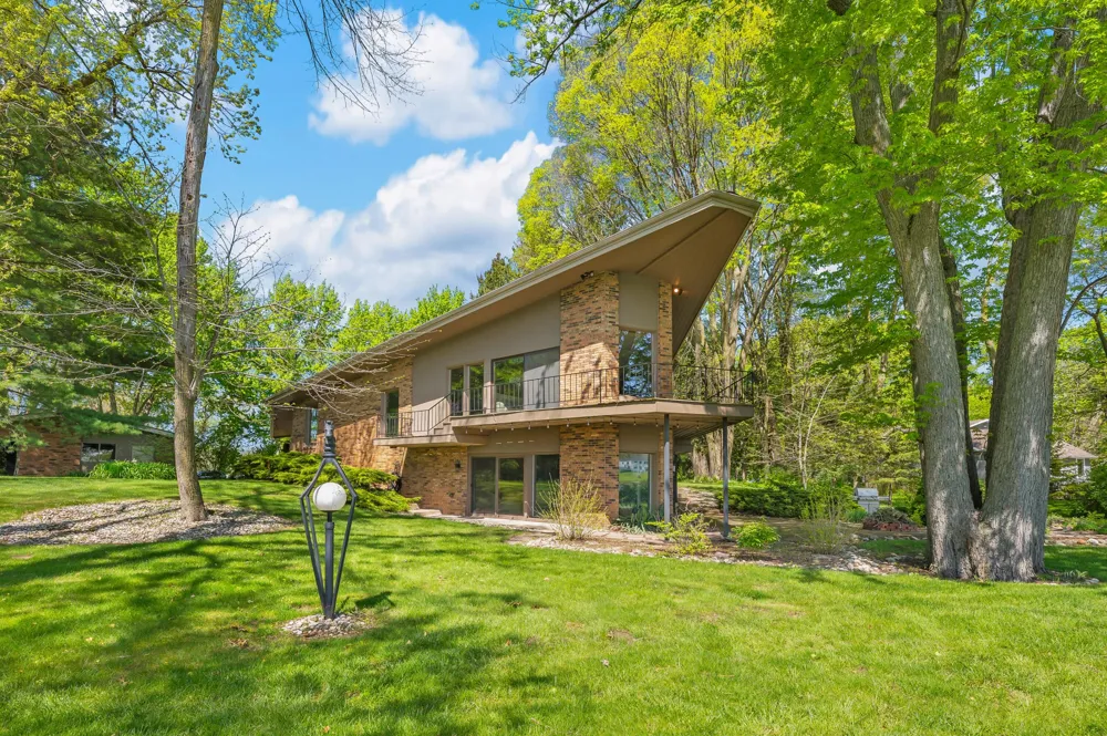 2135 Derfla Drive Royalton Township, MI 49085