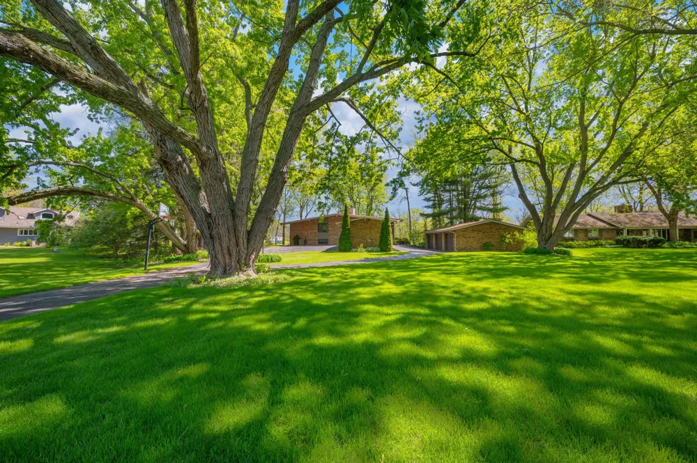 2135 Derfla Drive Royalton Township, MI 49085