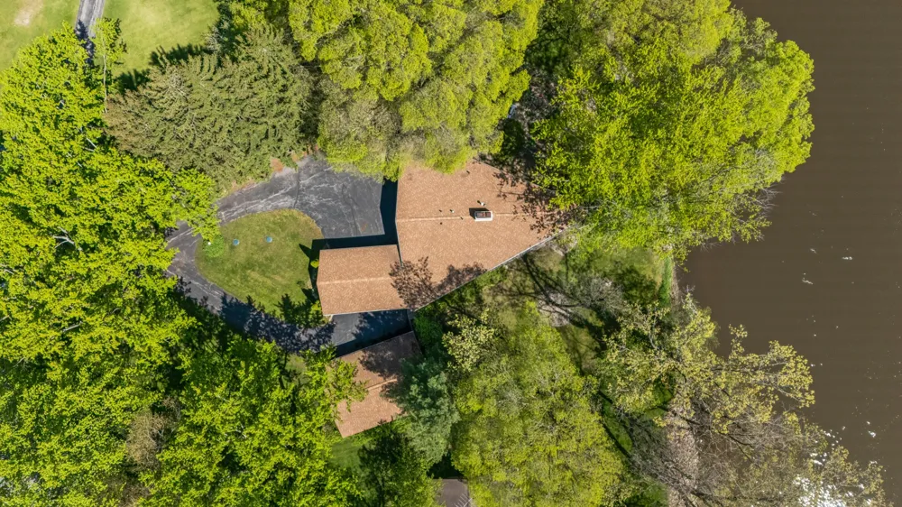 2135 Derfla Drive Royalton Township, MI 49085
