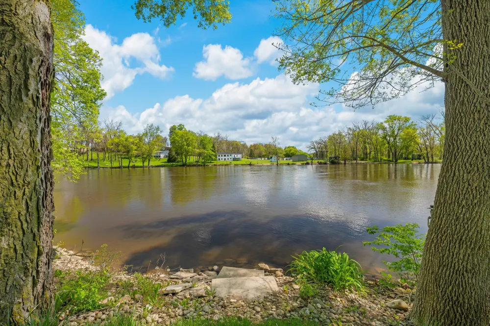 2135 Derfla Drive Royalton Township, MI 49085