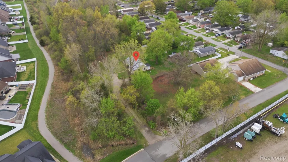 20052 Pine Street Brownstown Charter Township, MI 48183