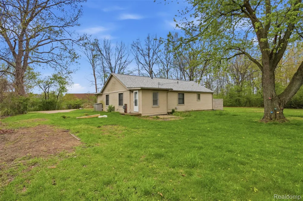 20052 Pine Street Brownstown Charter Township, MI 48183