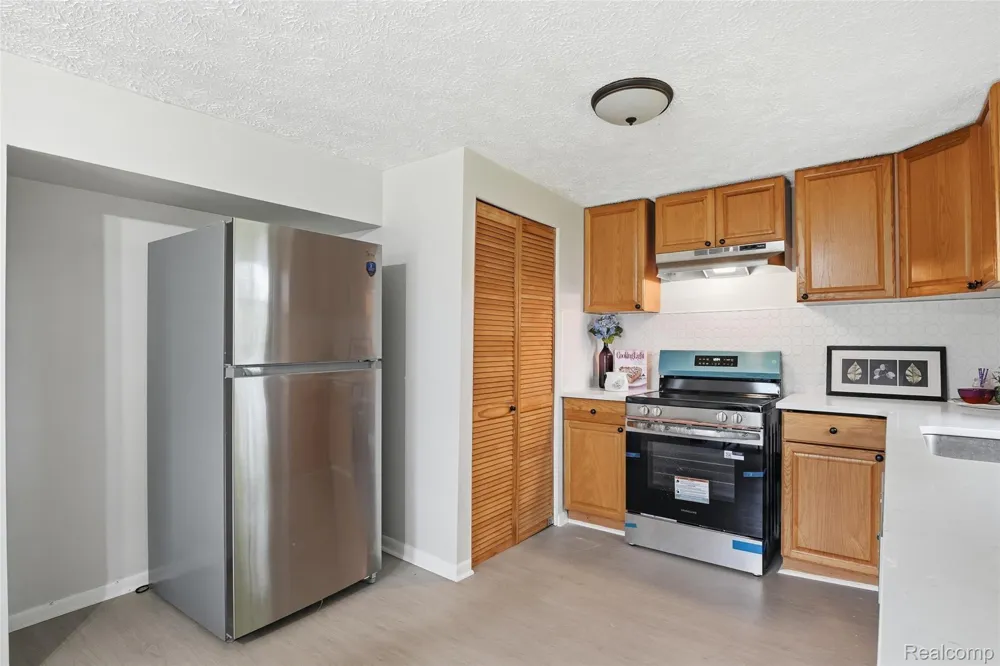 20052 Pine Street Brownstown Charter Township, MI 48183