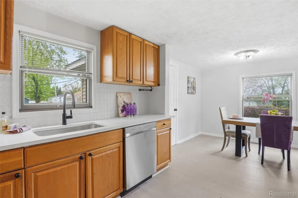 20052 Pine Street Brownstown Charter Township, MI 48183