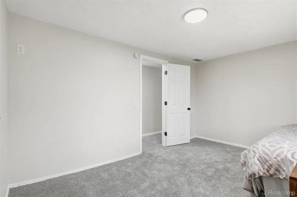 20052 Pine Street Brownstown Charter Township, MI 48183