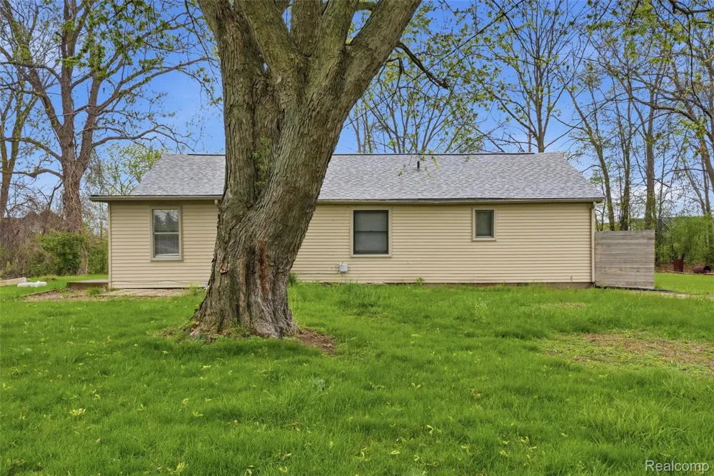 20052 Pine Street Brownstown Charter Township, MI 48183