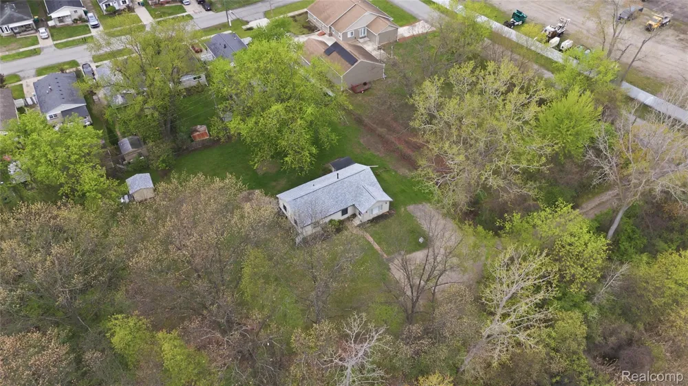 20052 Pine Street Brownstown Charter Township, MI 48183