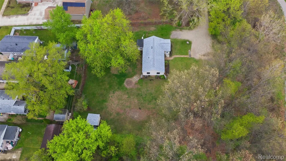 20052 Pine Street Brownstown Charter Township, MI 48183