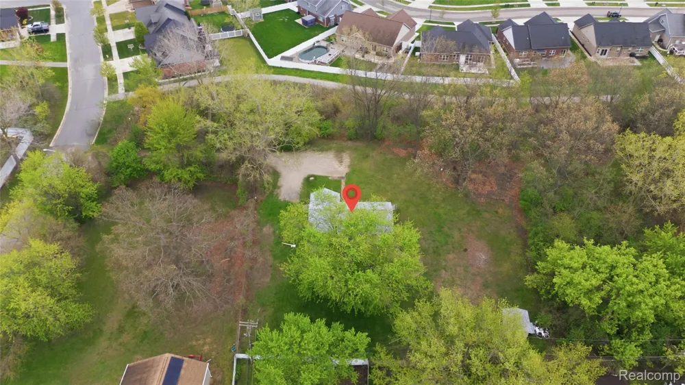 20052 Pine Street Brownstown Charter Township, MI 48183