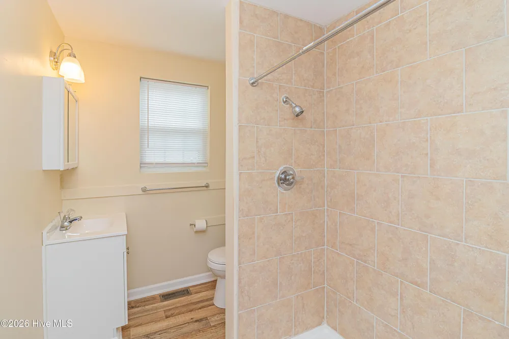 213 Oak Street Snow Hill, NC 28580
