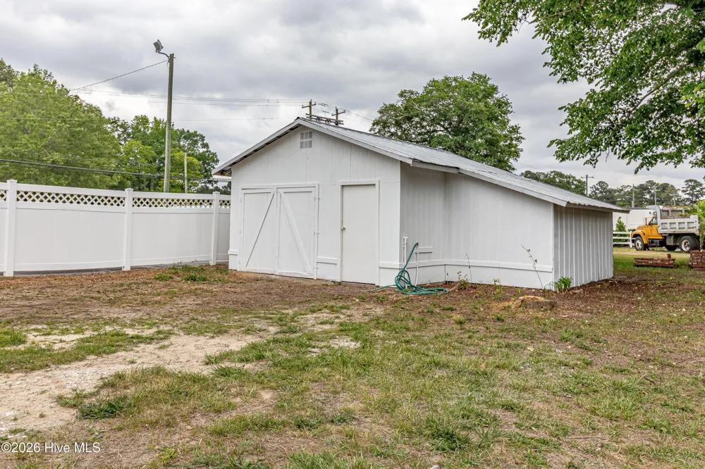 213 Oak Street Snow Hill, NC 28580