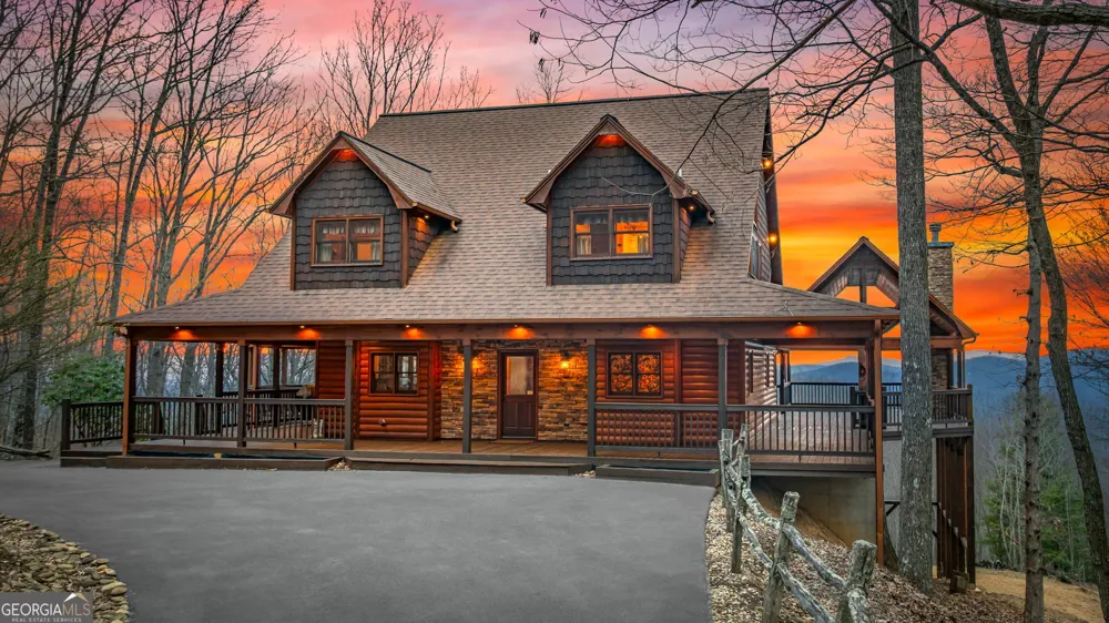 1150 Mountain High DR Mineral Bluff, GA 30559