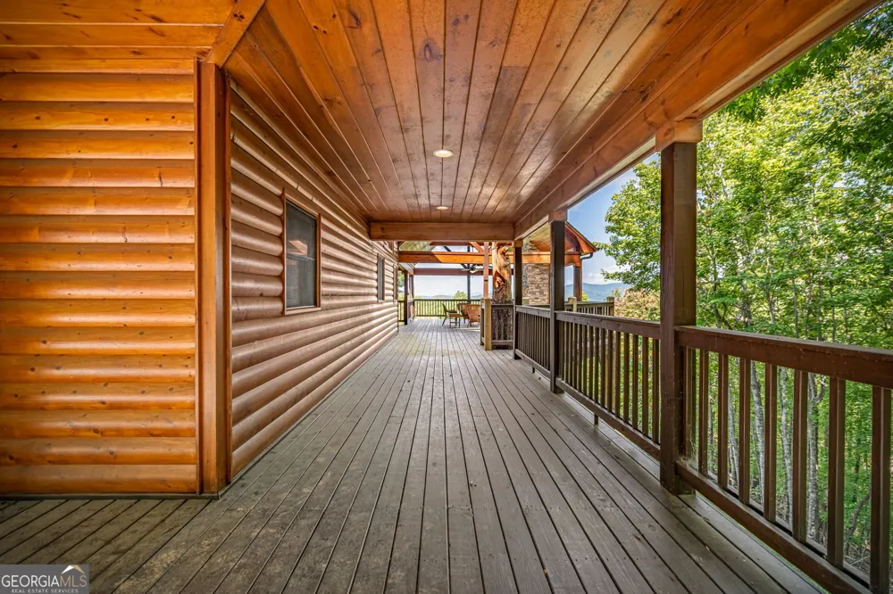 1150 Mountain High DR Mineral Bluff, GA 30559