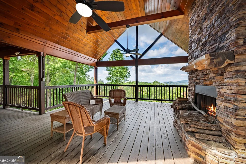 1150 Mountain High DR Mineral Bluff, GA 30559
