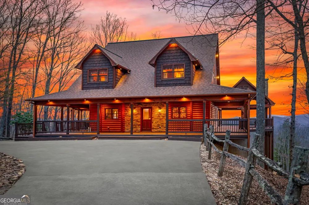 1150 Mountain High DR Mineral Bluff, GA 30559