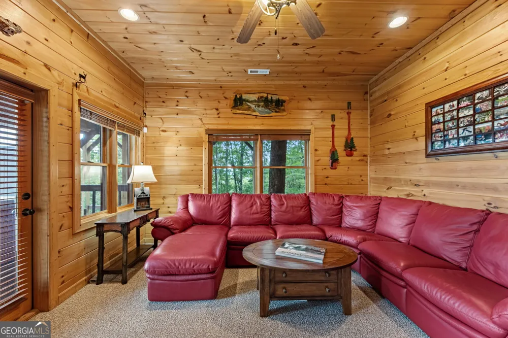 1150 Mountain High DR Mineral Bluff, GA 30559