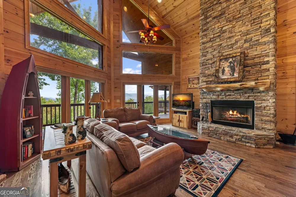 1150 Mountain High DR Mineral Bluff, GA 30559