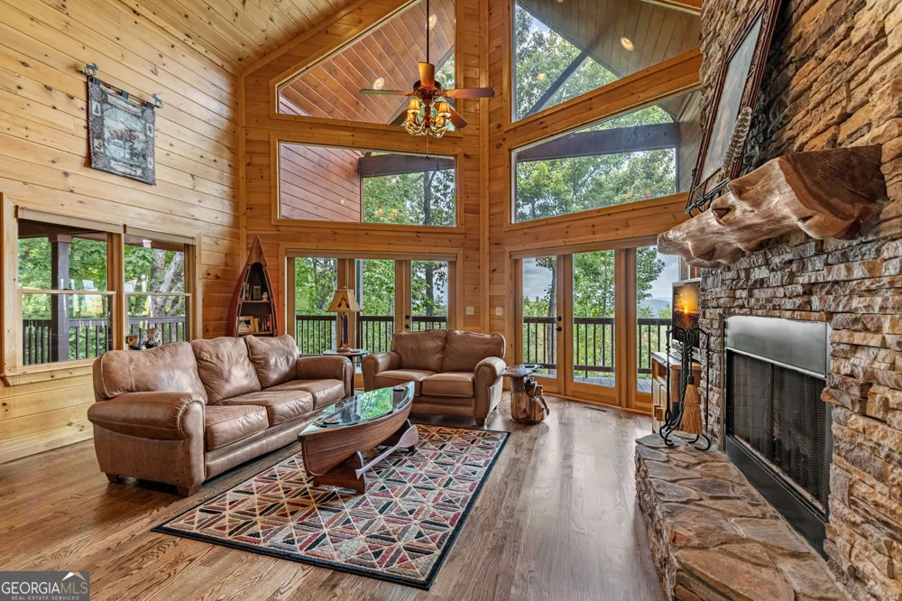 1150 Mountain High DR Mineral Bluff, GA 30559
